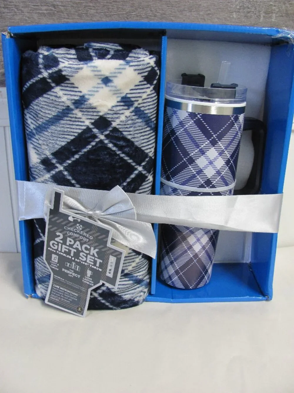 CHECKERED COMFORT 2 PIECE HOLIDAY SET NIP